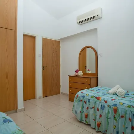 Villa Amalia Polis